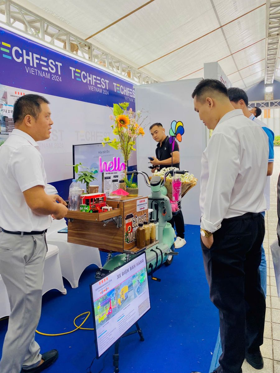 xe bán hàng chạy điện
