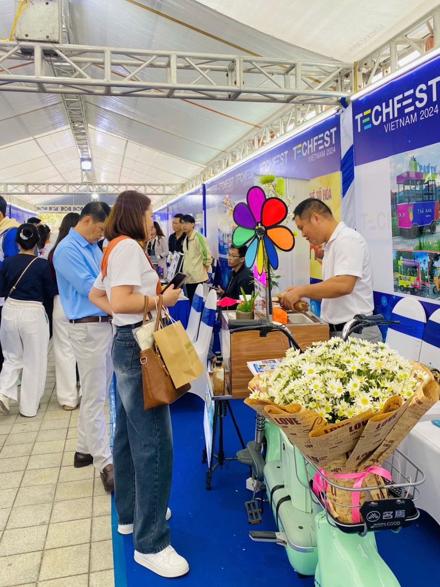 xe điện bán hàng
